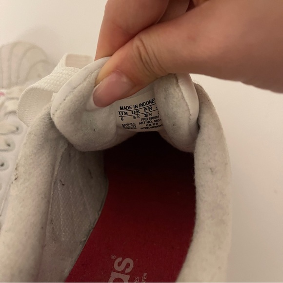 Adidas superstars size US6 - Picture 4 of 5